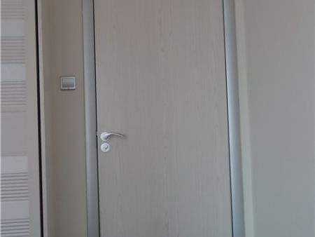 鋁木(mù)靜(jìng)音(yīn)生(shēng)态門(mén)