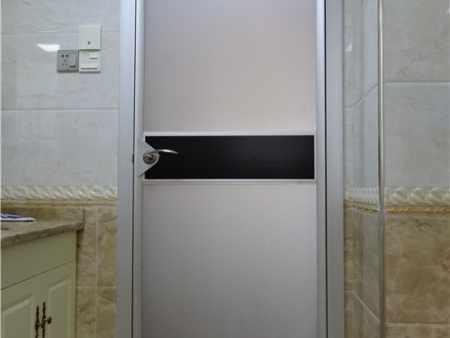 鋁木(mù)衛生(shēng)間(jiān)門(mén)1